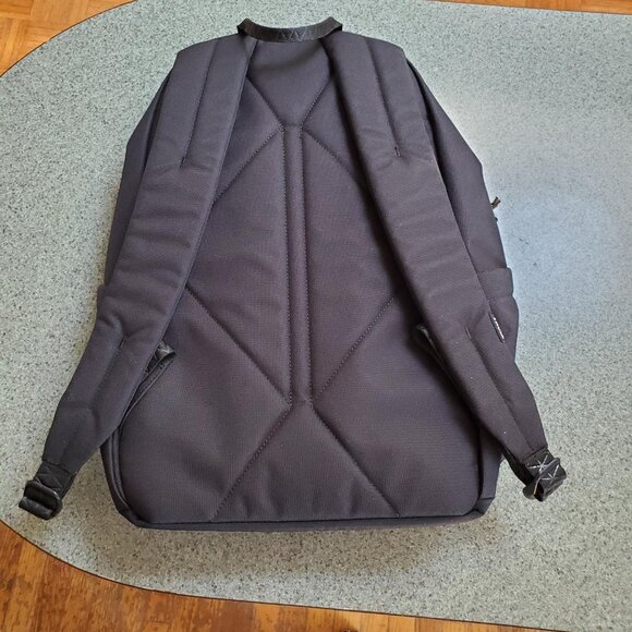 NNU Thule TJ Maxx/Marshalls Black Backpack - Picture 6 of 7